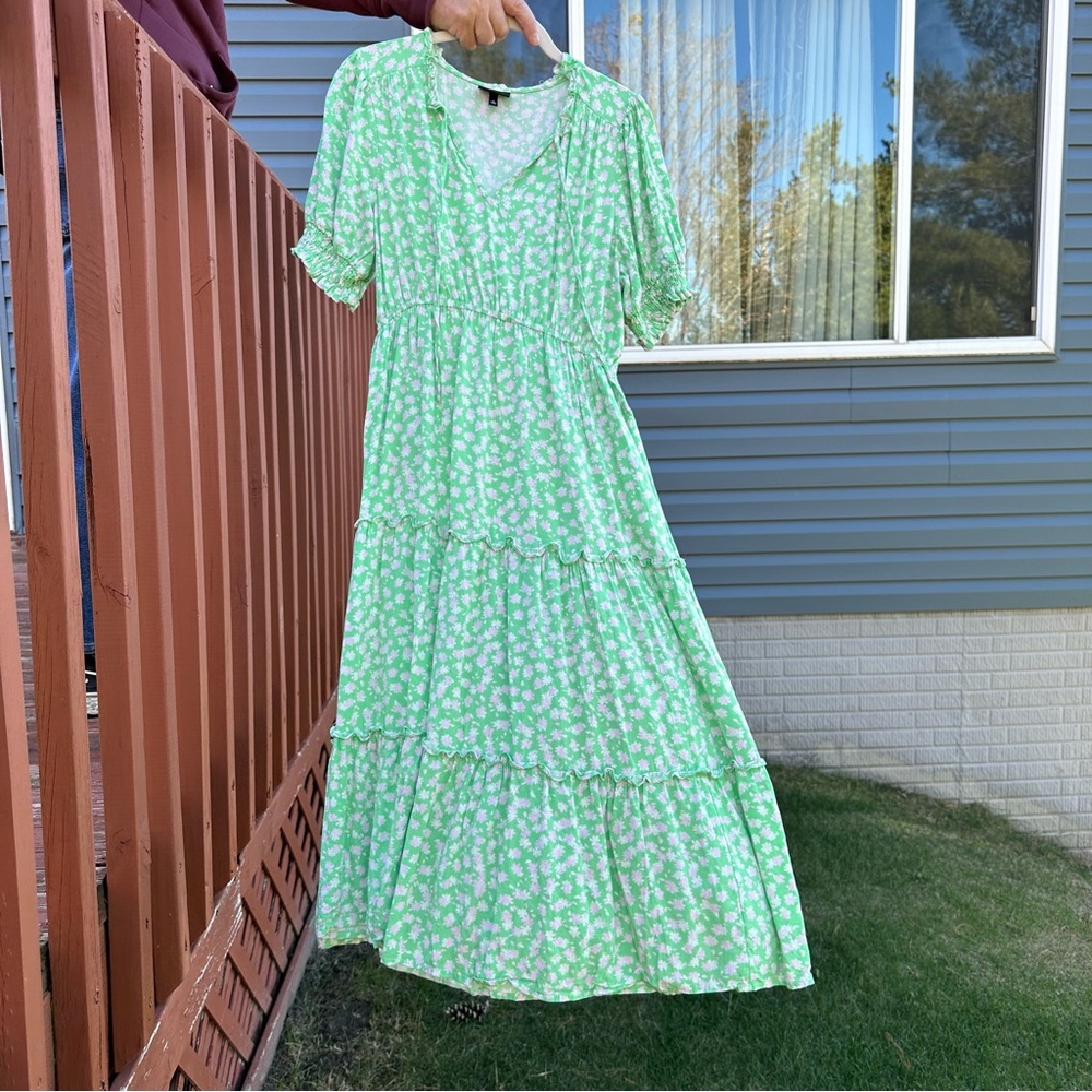 Spring Dress Who What Wear Trad Wife Small Green Floral Tiered Ruffle Prairie - Picture 2 of 6